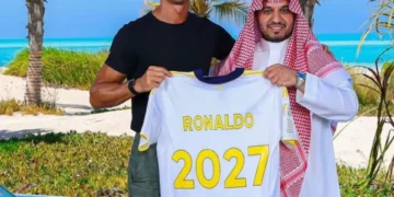 Cristiano Ronaldo firmó contrato ‘más lucrativo de la historia’ y seguirá en Al-Nassr