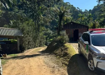 Homem é morto a tiros após desentendimento com vizinho em Rio dos Cedros