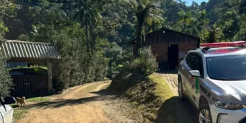 Homem é morto a tiros após desentendimento com vizinho em Rio dos Cedros