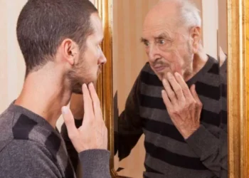 ¡Sería mucho antes de los 40! La edad a la que empezaría a ‘oler a viejo’