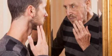 ¡Sería mucho antes de los 40! La edad a la que empezaría a ‘oler a viejo’