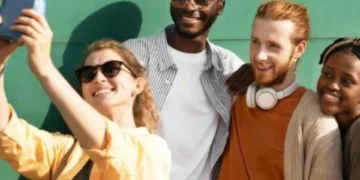 Generación nacida entre 1997 y 2012 sería la más rica de la historia: a qué se debería