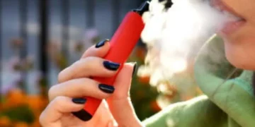 Puede tener estas enfermedades: los riesgos de fumar cigarrillos electrónicos o vapers