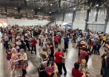 Festa Junina da Melhor Idade reúne mais de 800 pessoas em Indaial
