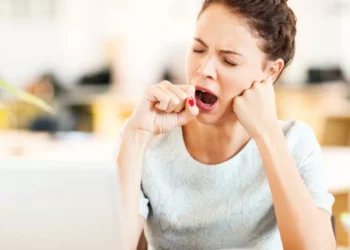 ¿Qué significa cuando una persona bosteza al hablar con usted?
