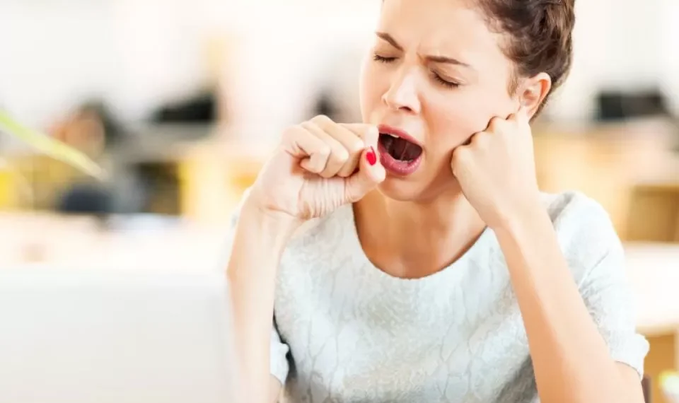 ¿Qué significa cuando una persona bosteza al hablar con usted?