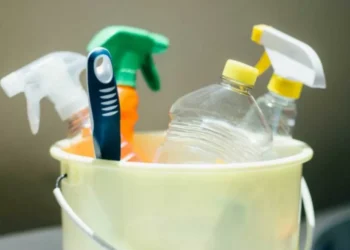 Experta sugiere nueva estrategia para limpiar el hogar: Se prioriza la salud mental