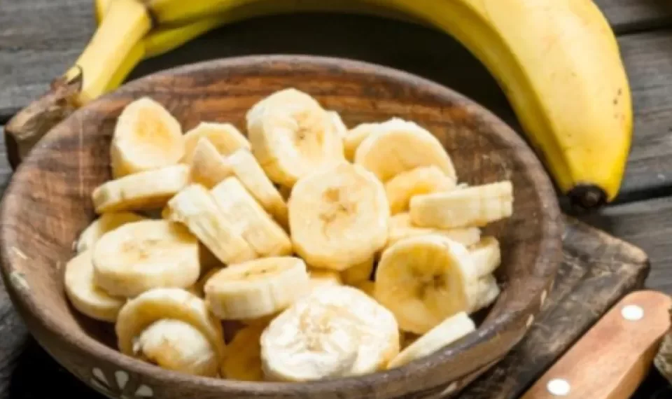 Cuatro alimentos con más potasio que el banano y que ayudan a prevenir los calambres