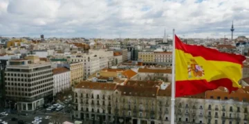 Si tiene estos apellidos, podría recibir la ciudadanía y pasaporte español en 2025