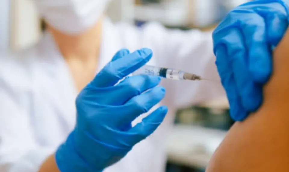 Detienen a 12 personas tras 145 pinchazos con jeringas durante festival en Francia