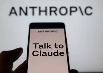 Anthropic lança Claude Gov, IA voltada a agências de segurança dos EUA