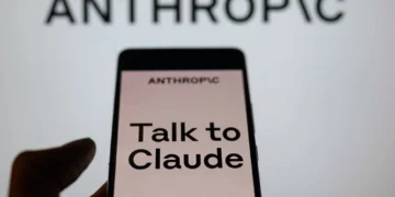 Anthropic lança Claude Gov, IA voltada a agências de segurança dos EUA