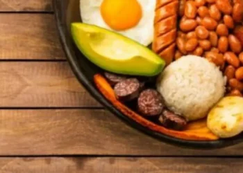 ¿Le gusta la bandeja paisa? Esto dice la inteligencia artificial de quienes ‘la odian’