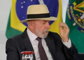 Rejeição ao governo Lula atinge maior patamar do mandato, aponta pesquisa