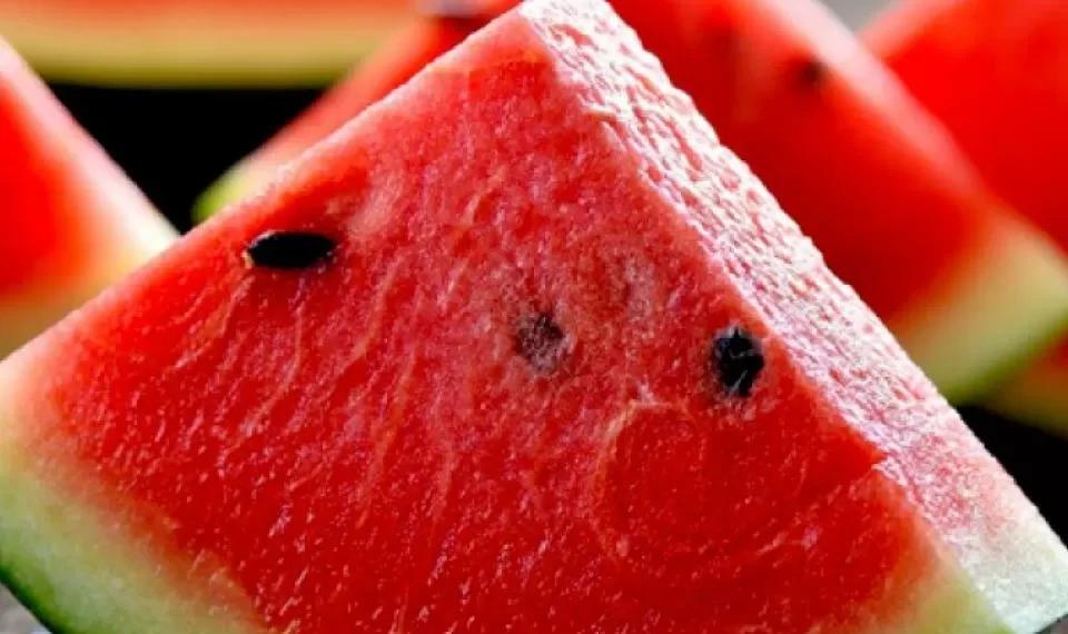 No eran como las conocemos: cambios que han tenido las frutas que consumimos cada día