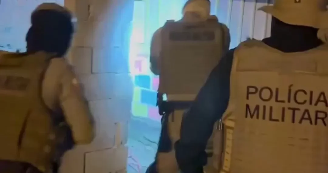 Operação contra o tráfico em Timbó resulta em 8 presos