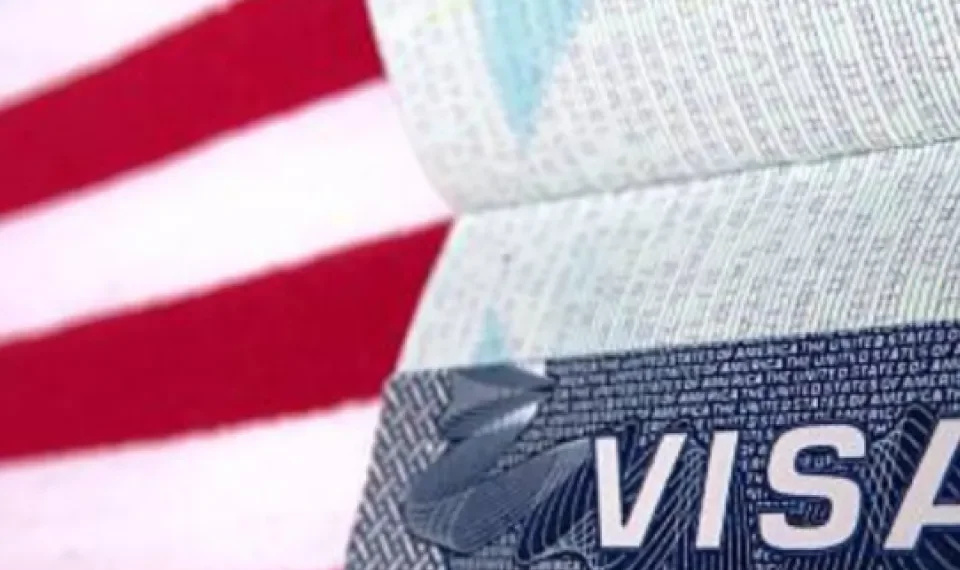 ¿Los inmigrantes deben cargar siempre con ellos su pasaporte en Estados Unidos?