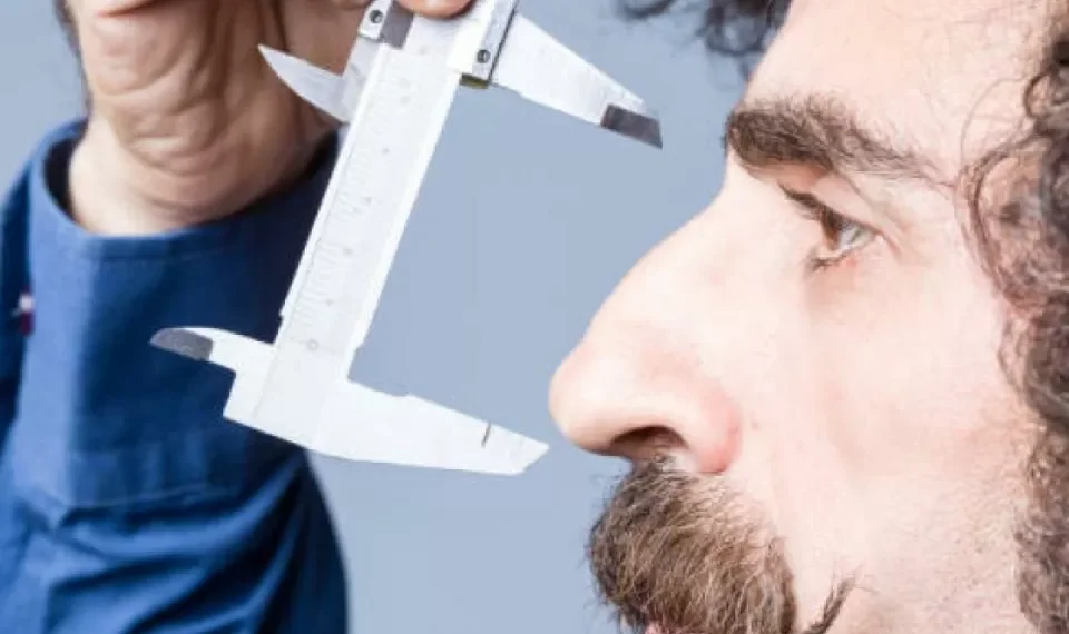 No paran de crecer: los 3 lugares del cuerpo que agrandan su tamaño toda la vida