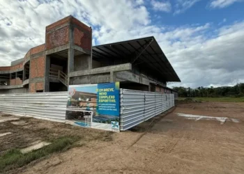 Obras do Complexo Esportivo de Timbó são retomadas após 4 meses de paralisação
