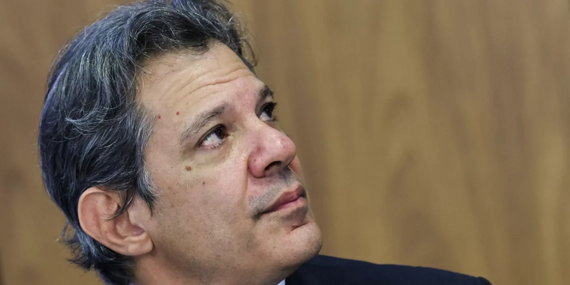 XP projeta rombo nas contas públicas em 2026 e aponta necessidade de ajuste fiscal