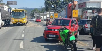 Bateu, levantou e foi embora: Vítimas recusam atendimento após colisão na BR-470