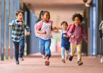 ¿La infancia ‘olvidada’? Esto es lo qué pasa en el cerebro entre los 6 y 12 años