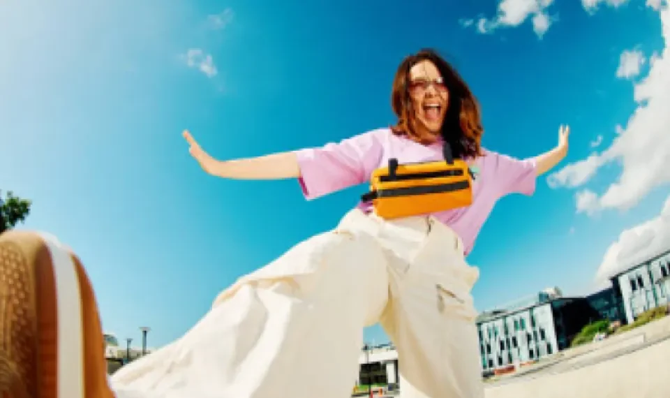 Estudio internacional revela las seis características que definen a las personas “cool”