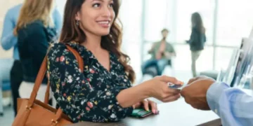 ¿Cuál es el banco de Colombia que da más beneficios a sus usuarios, según la IA?