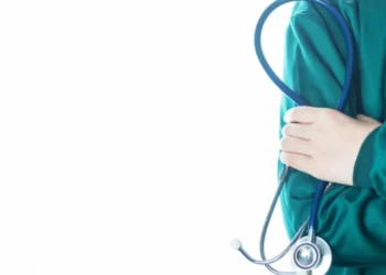 Los trabajos en el sector salud que podrían ser reemplazados por IA en Colombia