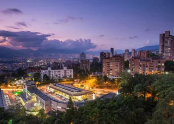 El pueblo que está cerca de Medellín y es de los más bonitos de Colombia, según la IA