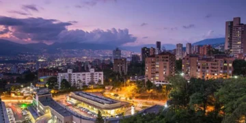 El pueblo que está cerca de Medellín y es de los más bonitos de Colombia, según la IA
