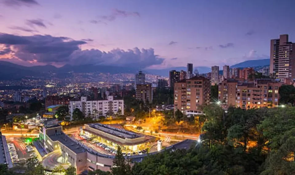 El pueblo que está cerca de Medellín y es de los más bonitos de Colombia, según la IA