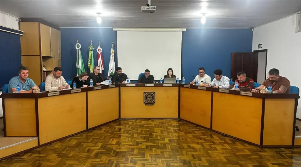 Câmara de Apiúna cobra melhorias e vota projetos