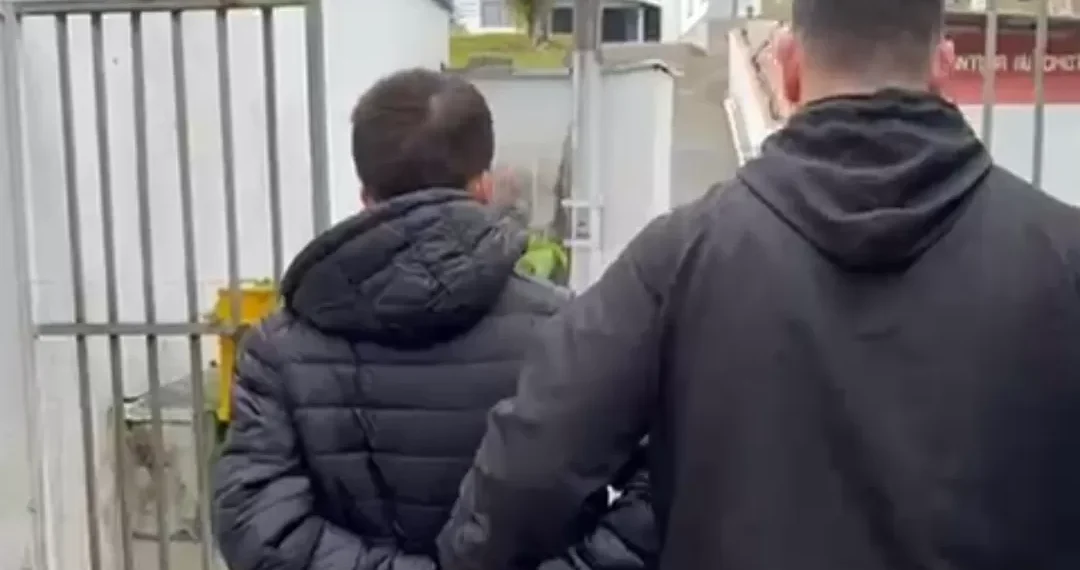 Foragido por homicídio no Paraná é preso em Blumenau após exibir arma nas redes sociais