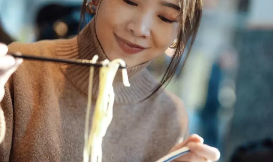 Tiburón conservado en orina, jugo de ojo de oveja y más comidas extravagantes del mundo