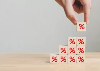Com Selic em 15%, Brasil tem segundo maior juro real do mundo