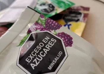 ¿Azúcar, alcohol y tabaco subirían hasta 50%? Proponen ponerles impuestos altos