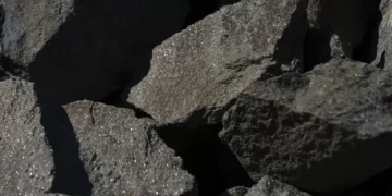 EUA devem impor tarifa de 93,5% sobre material para baterias da China