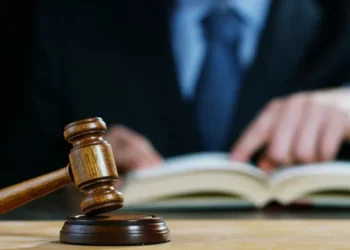 TJSC mantém condenação de ex-prefeito de Brusque por uso de dinheiro público para autopromoção