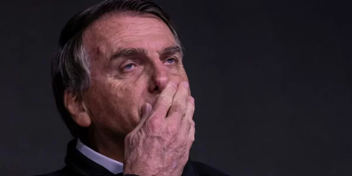 Defesa de Bolsonaro tem até as 21h13 para explicar violação de medida ao STF
