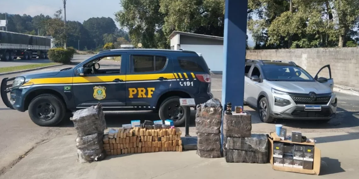 Casal é preso com mais de 230 kg de drogas e produtos contrabandeados na BR-470, em Rio do Sul