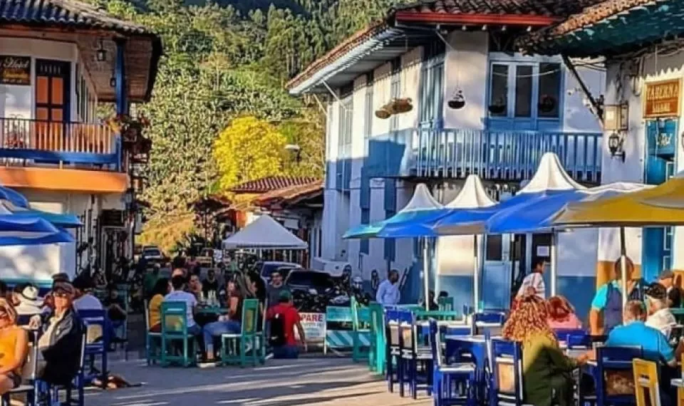 Los 4 pueblos de Colombia que sí son recomendables para viajar, según la IA