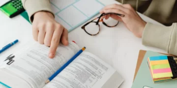 Las 11 carreras que van a ‘ser claves’ de cara al 2030, según la IA