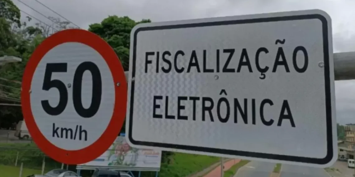 Radares passam por testes do Inmetro e devem começar a operar nos próximos dias em Blumenau
