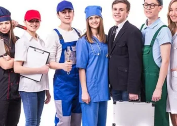 Estos son los 9 trabajos que no vale la pena tener en Colombia, según la IA