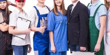 Estos son los 9 trabajos que no vale la pena tener en Colombia, según la IA