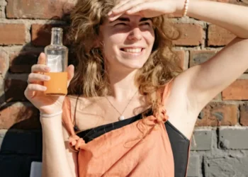 Esta conocida bebida que se consume en verano que pone en riesgo su salud