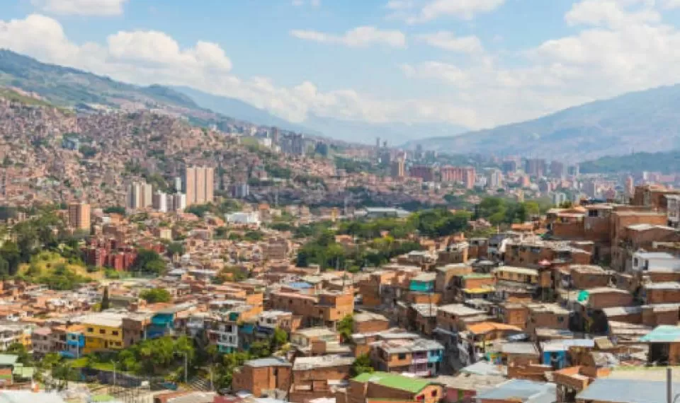 Los 7 lugares de Medellín que no vale la pena visitar, según la IA