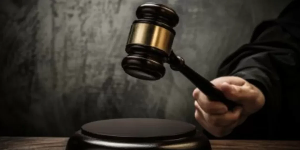 Homem é condenado a mais de 15 anos de prisão por tentar matar atual de ex com chave de fenda em SC