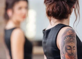 La zona más dolorosa para tatuarse: solo unos pocos pueden soportar el dolor
